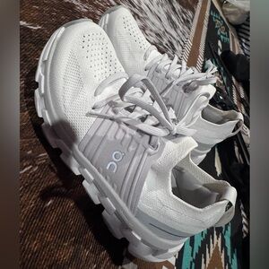 Women’s on cloud swift 3 

Size 6.5 

Paid 160 asking 130